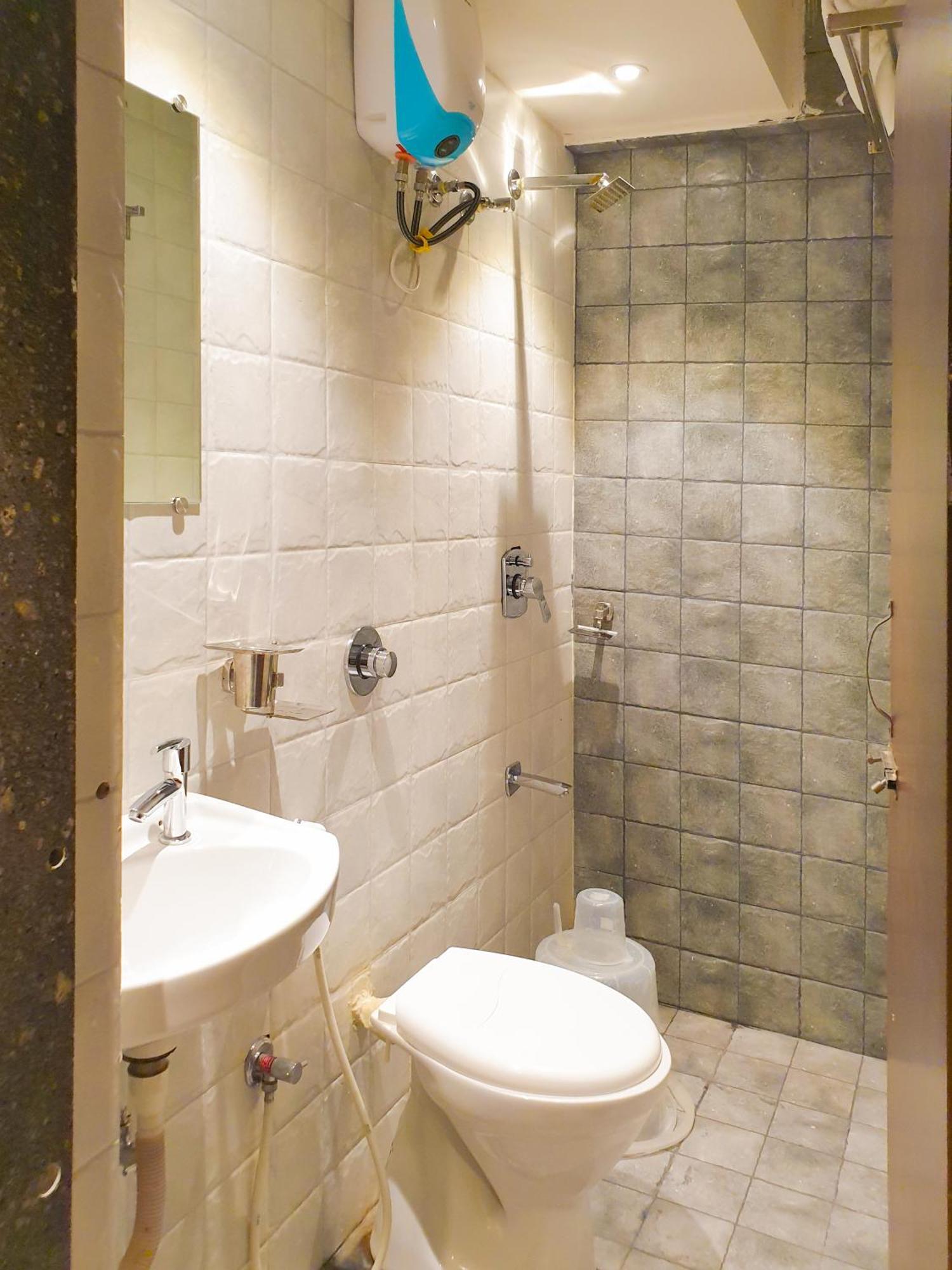 Hotel Nova Star Rajkot Esterno foto